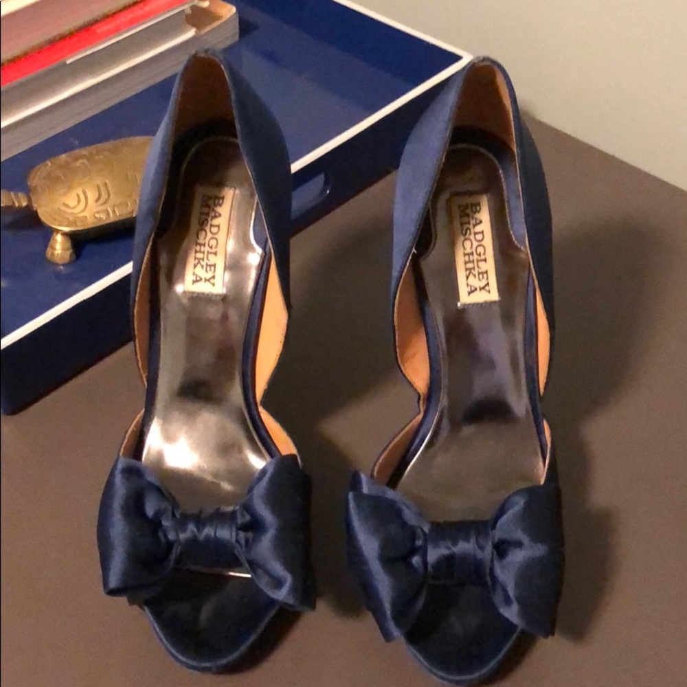 Blue Badgley Mischka bow heels 🎀